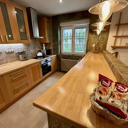 Apartment Milet Style And Spacy 2 With Ac In Nivy Pressburg